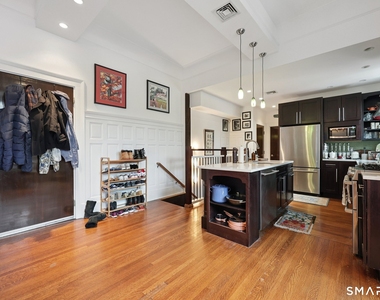 591 Orange Street - Photo Thumbnail 4