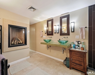 591 Orange Street - Photo Thumbnail 13