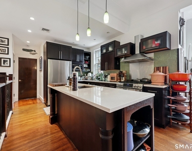 591 Orange Street - Photo Thumbnail 2