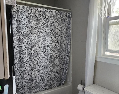 44 Bamford Avenue - Photo Thumbnail 10