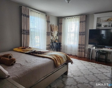 44 Bamford Avenue - Photo Thumbnail 5