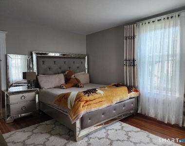 44 Bamford Avenue - Photo Thumbnail 4