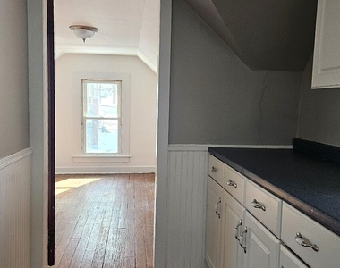 21 Sigourney Street - Photo Thumbnail 4
