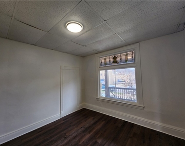 305 Marguerite Ave - Photo Thumbnail 4