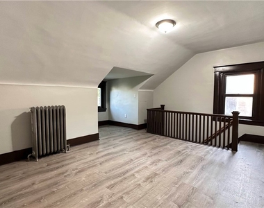 222 Morewood Ave - Photo Thumbnail 1