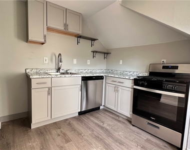 222 Morewood Ave - Photo Thumbnail 7