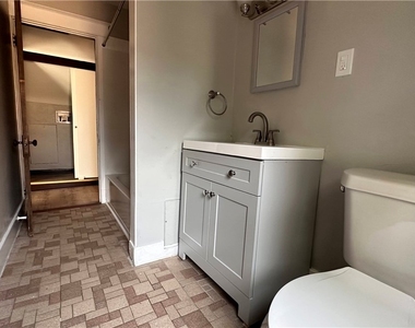 222 Morewood Ave - Photo Thumbnail 5