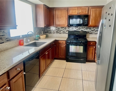 2616 Camphor Tree Street - Photo Thumbnail 4