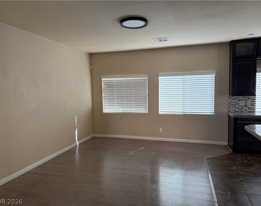 5067 Bootlegger Avenue - Photo Thumbnail 14