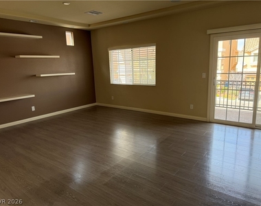 5067 Bootlegger Avenue - Photo Thumbnail 10
