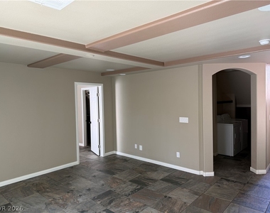 5067 Bootlegger Avenue - Photo Thumbnail 6