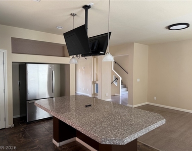 5067 Bootlegger Avenue - Photo Thumbnail 16