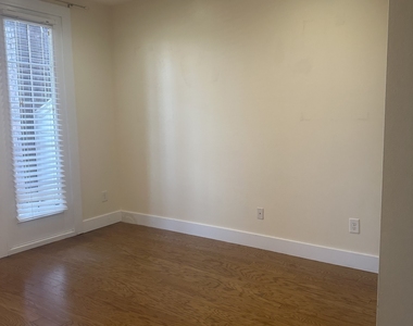 6166 Holly Park Lane Se - Photo Thumbnail 7