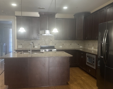 6166 Holly Park Lane Se - Photo Thumbnail 5