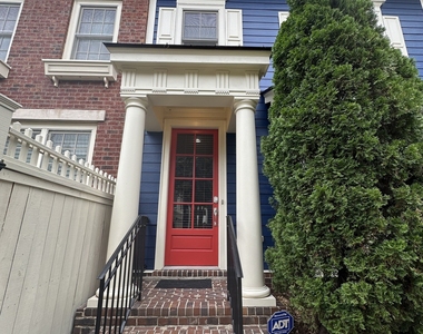 6166 Holly Park Lane Se - Photo Thumbnail 2