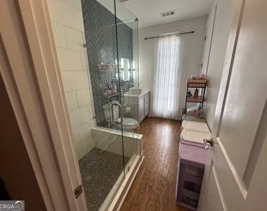 6166 Holly Park Lane Se - Photo Thumbnail 9