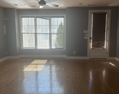 6166 Holly Park Lane Se - Photo Thumbnail 4