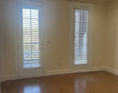 6166 Holly Park Lane Se - Photo Thumbnail 8