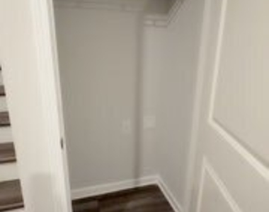 122 Brexley Drive - Photo Thumbnail 8