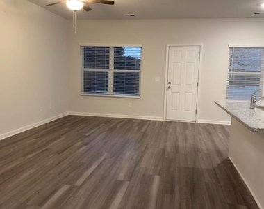 122 Brexley Drive - Photo Thumbnail 4