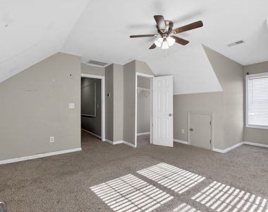 1136 Mason Lee Avenue - Photo Thumbnail 29