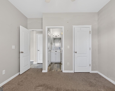 1136 Mason Lee Avenue - Photo Thumbnail 21