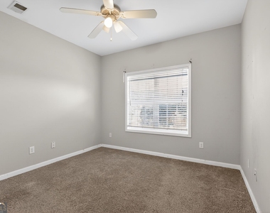 1136 Mason Lee Avenue - Photo Thumbnail 12