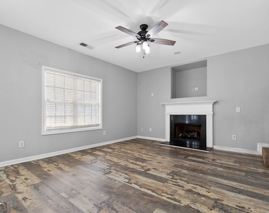 1136 Mason Lee Avenue - Photo Thumbnail 9