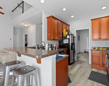 293 Jordan Street Se - Photo Thumbnail 5