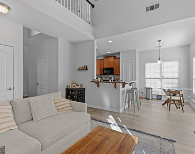 293 Jordan Street Se - Photo Thumbnail 4