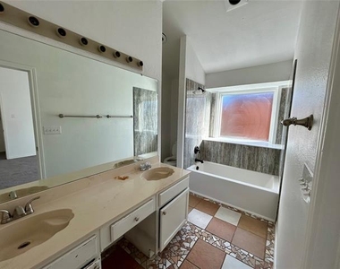 2218 Fuqua Road - Photo Thumbnail 6