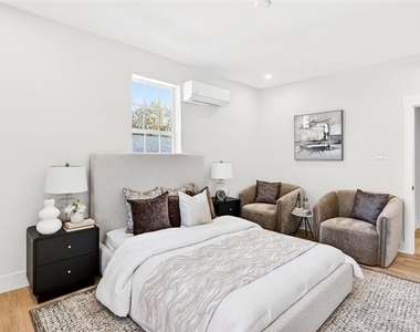 439 W 9th Street - Photo Thumbnail 14