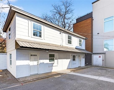 439 W 9th Street - Photo Thumbnail 19
