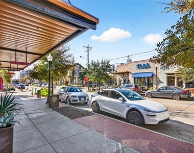 439 W 9th Street - Photo Thumbnail 27