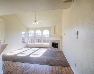 5441 Mohawk Court - Photo Thumbnail 8