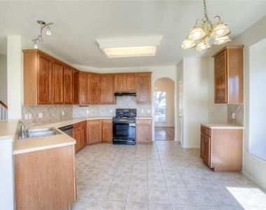 5441 Mohawk Court - Photo Thumbnail 11