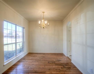 5441 Mohawk Court - Photo Thumbnail 4