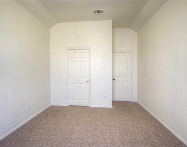 5441 Mohawk Court - Photo Thumbnail 20