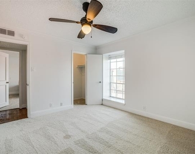 5325 Fleetwood Oaks Avenue - Photo Thumbnail 5