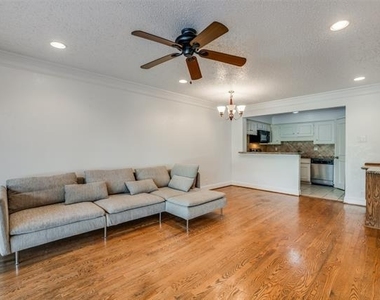 5325 Fleetwood Oaks Avenue - Photo Thumbnail 2