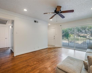 5325 Fleetwood Oaks Avenue - Photo Thumbnail 1