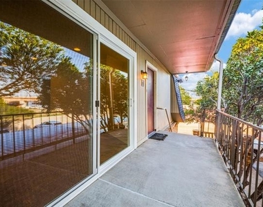 5325 Fleetwood Oaks Avenue - Photo Thumbnail 11