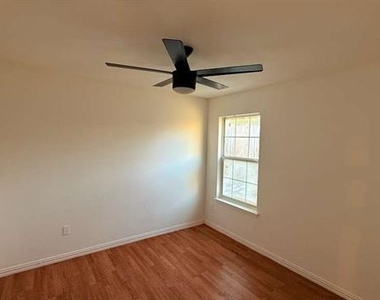 1511 Doyle Avenue - Photo Thumbnail 9