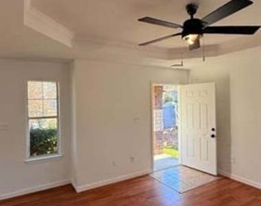 1511 Doyle Avenue - Photo Thumbnail 1