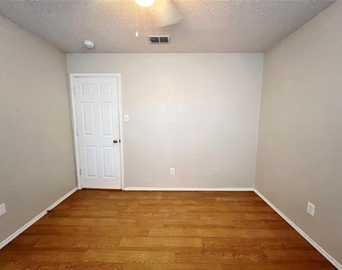 2217 Lookout Lane - Photo Thumbnail 12