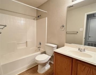 2217 Lookout Lane - Photo Thumbnail 10