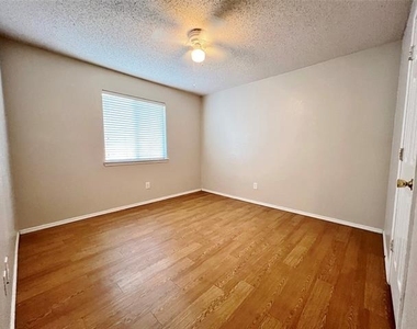 2217 Lookout Lane - Photo Thumbnail 8
