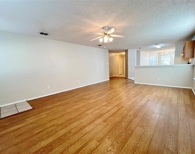 2217 Lookout Lane - Photo Thumbnail 6