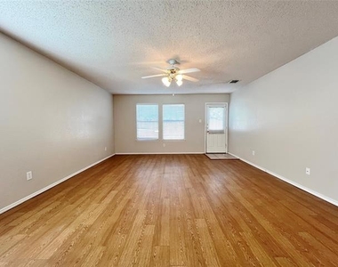 2217 Lookout Lane - Photo Thumbnail 5