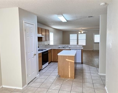 2217 Lookout Lane - Photo Thumbnail 3